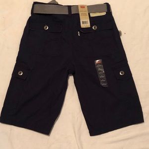 Levi’s cargo short w28